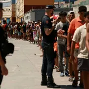 Madrid risponde a Roma: controlli immediati alle frontiere per chi arriva dall'Italia