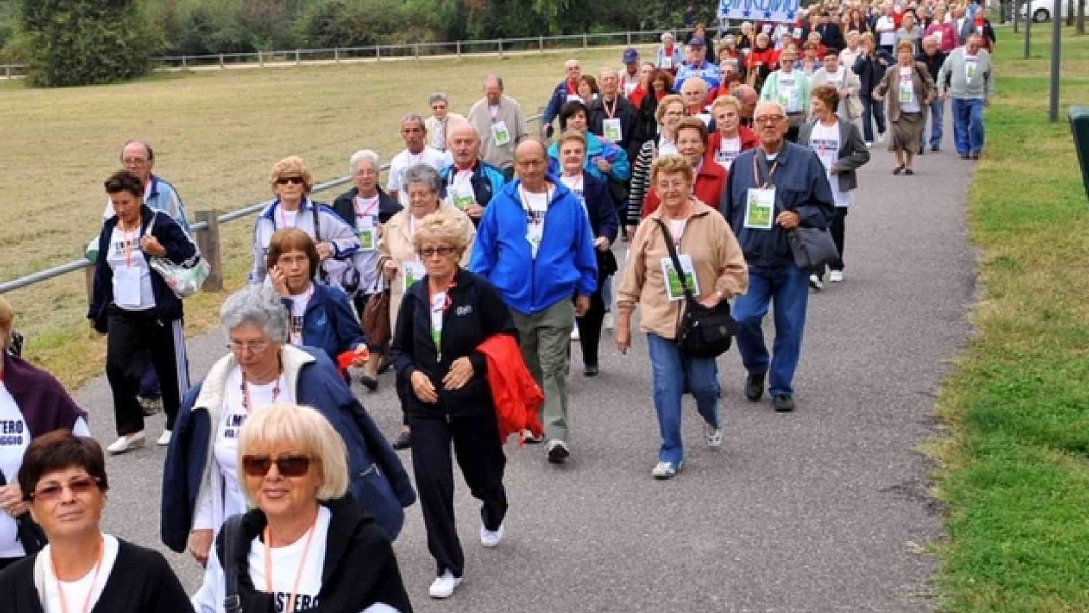 Più anziani e longevi ma pochi: tra 50 anni gli italiani saranno 53,7 milioni