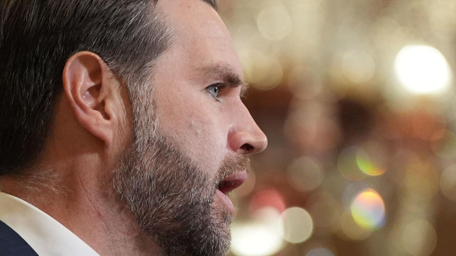 Cosa fa JD Vance? La linea ambigua del vicepresidente (cattolico convertito)