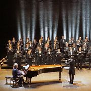 Romanticismo corale al confine tra mondi diversi