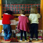 Nidi, si riduce il divario tra bambini e posti disponibili: un effetto del calo delle nascite