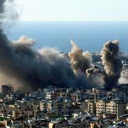 Bombe e raid sul Libano