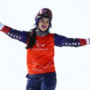 Uno slalom per la vita: sono le mamme dello snowboard