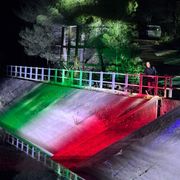 Tricolori di acqua e di luce per la pace