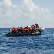 In mare tornano le barche delle Ong. E in poche ore 81 migranti vengono soccorsi e salvati