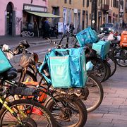 La protesta dei rider e noi: e se scegliessimo servizi di consegna etici?