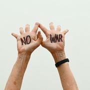 Stiamo costruendo un «ordine»
che si nutre di minacce continue