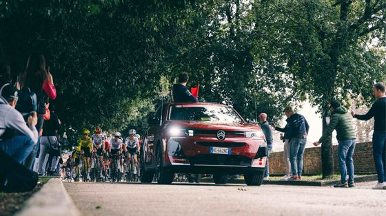 Citroën e il grande ciclismo: un legame storico sulle strade del Giro d’Italia