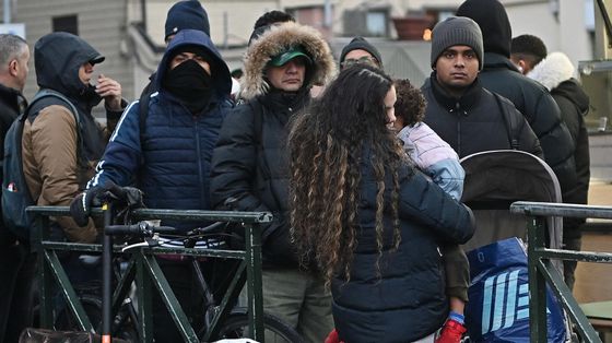 È una "lotteria amministrativa" a decidere quali lavoratori stranieri saranno regolarizzati