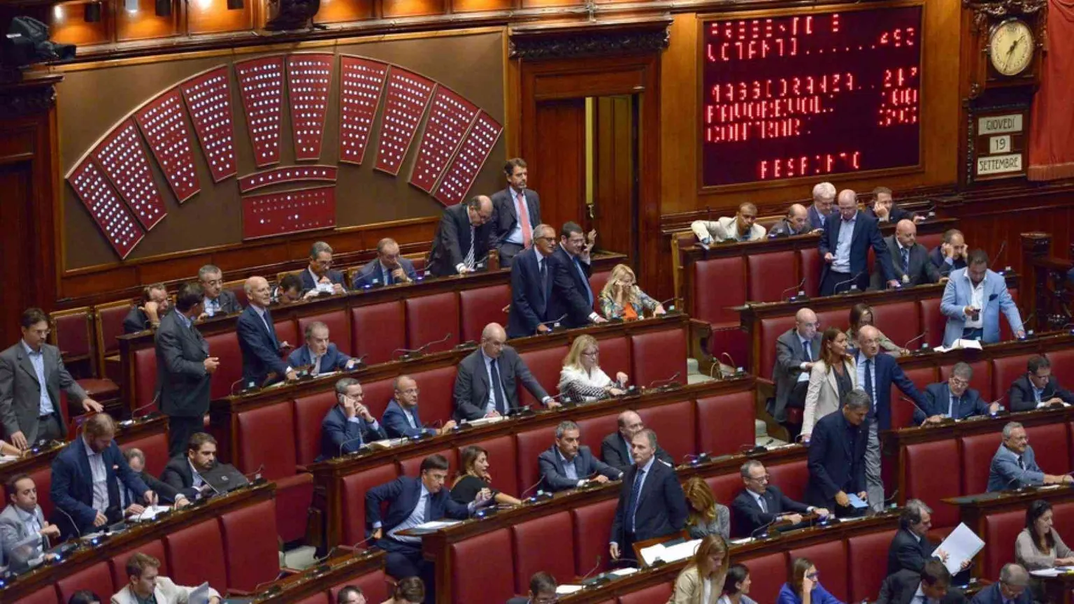 «Omofobia, rispettiamo le idee»