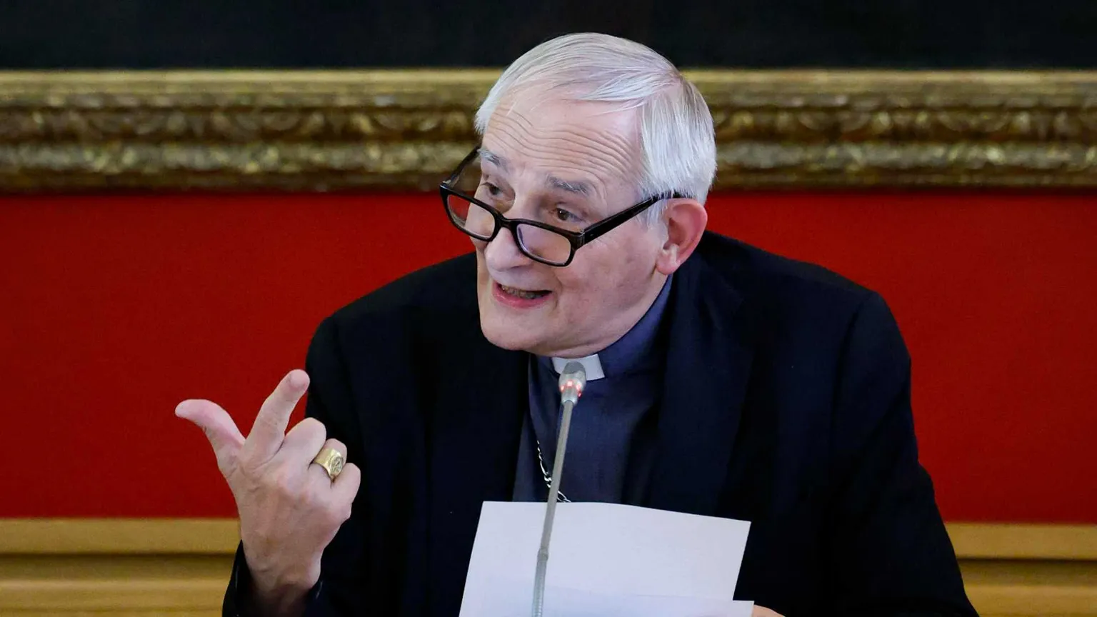 Il cardinale Zuppi: nessuno sia escluso a scuola. Sul fine vita non si giochi al ribasso