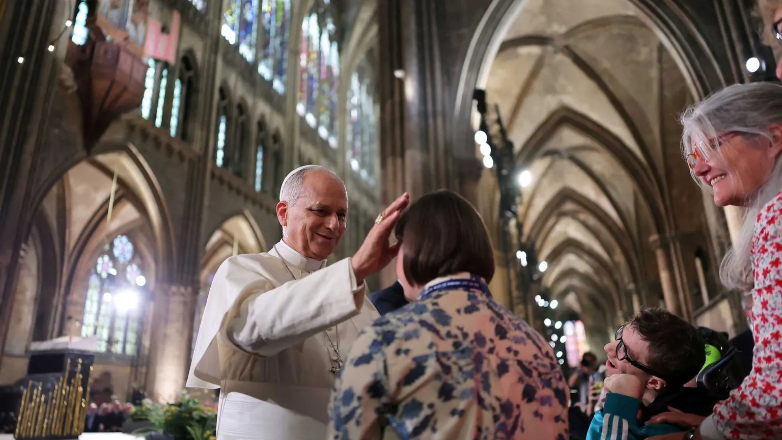 «È falso che chi si vendica è più forte di chi perdona»: il monito del Papa nell'ultimo giorno in Francia