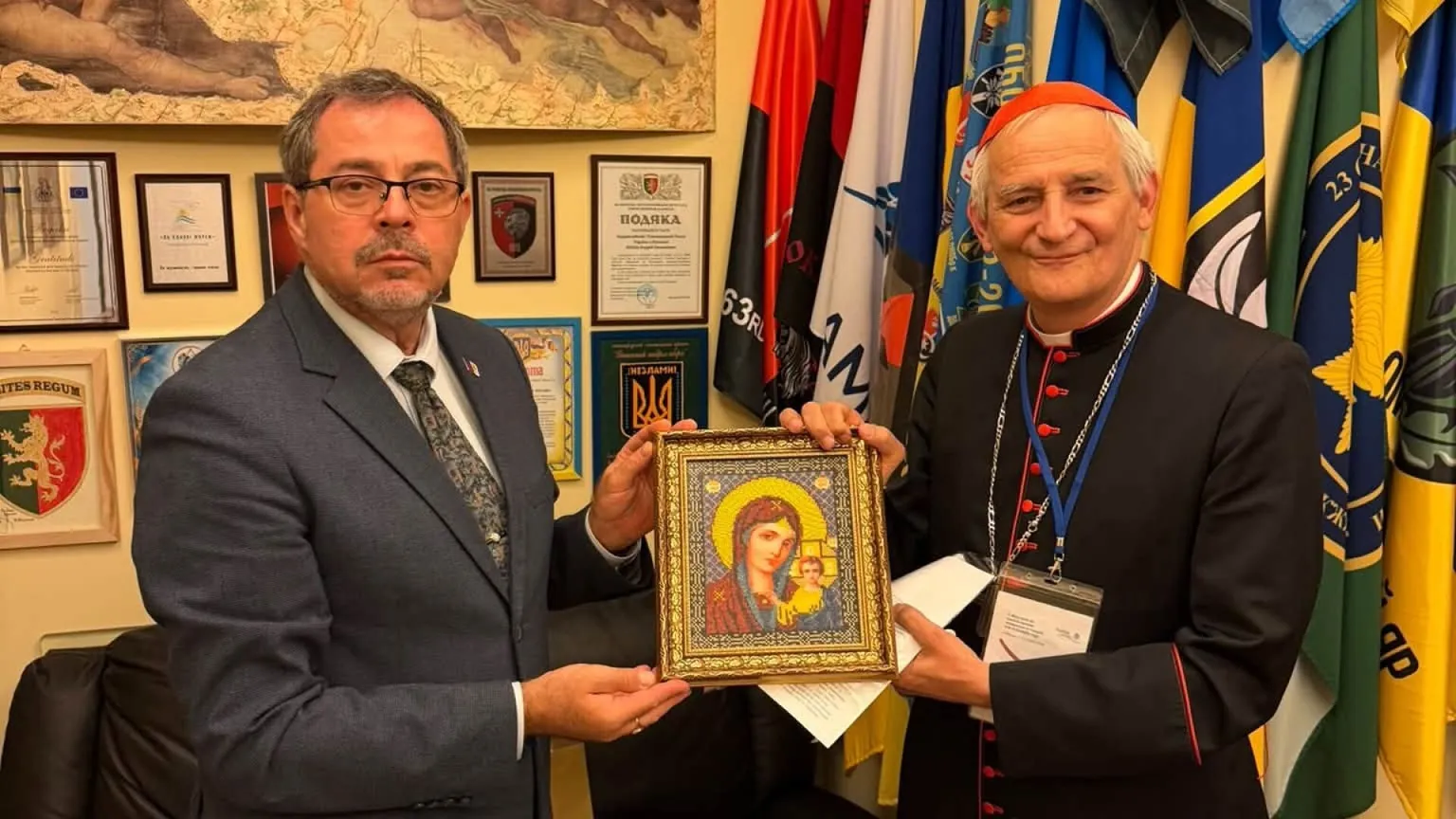 Nuove liste di prigionieri di guerra ucraini al cardinale Zuppi. «Così porta a Mosca la nostra voce»