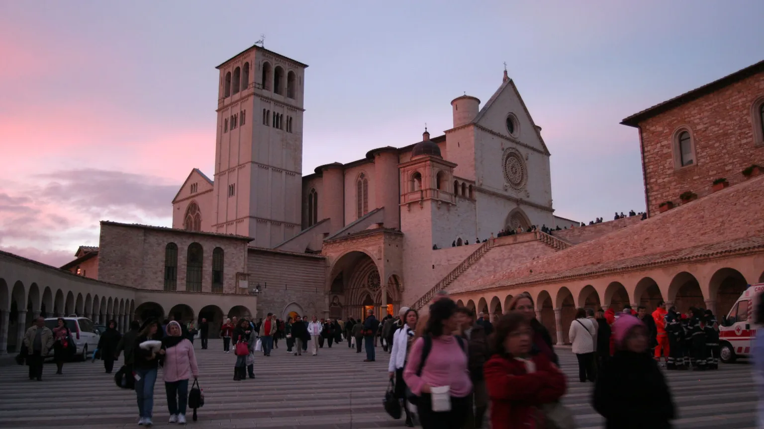 Giovanni Paolo II aveva ragione: con lo “spirito di Assisi” la pace è sempre possibile