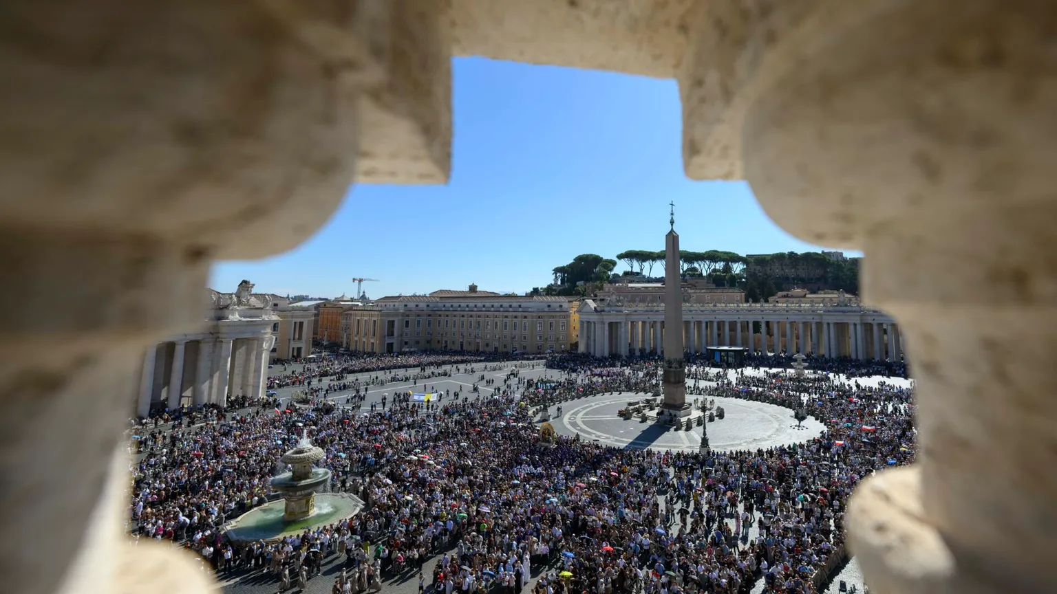 La Cei: vicinanza e preghiera, il Signore doni al Santo Padre serenità e forza