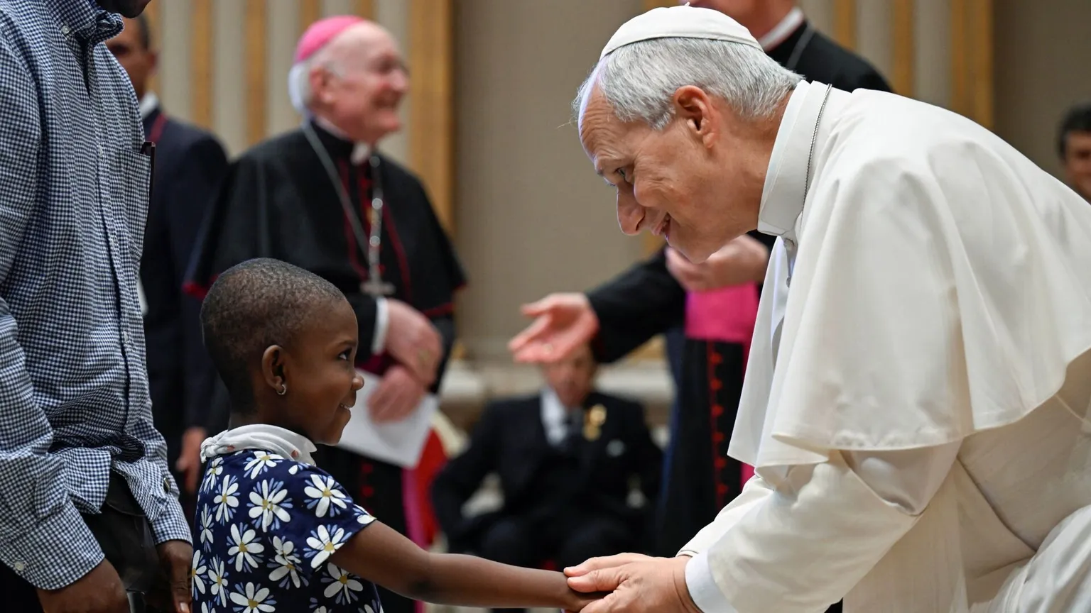 Domani il ricovero del Papa in ospedale. Attesa per l’operazione al Gemelli