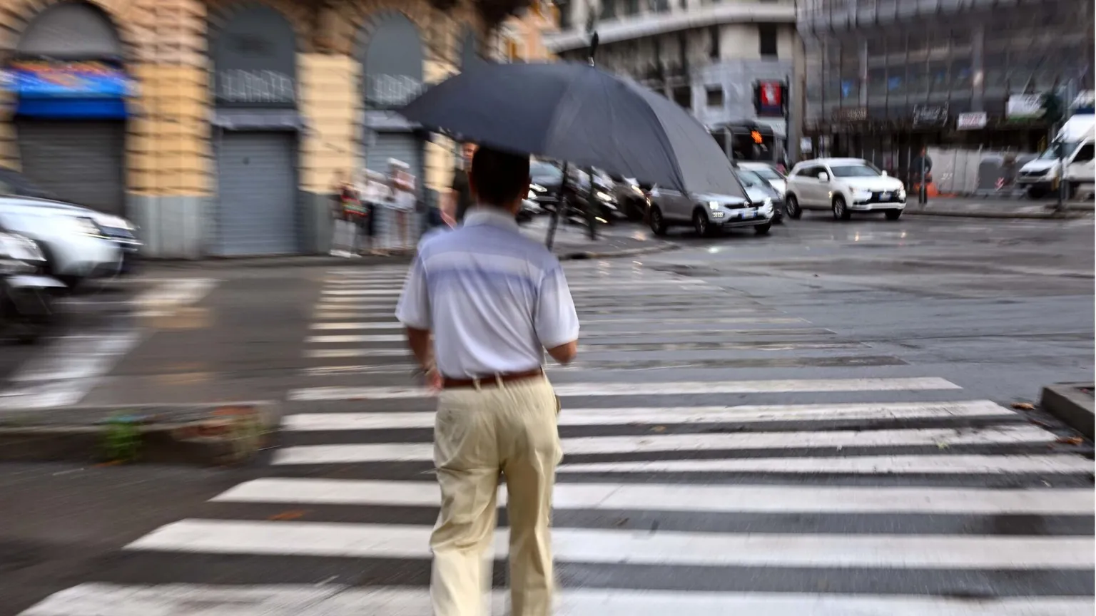 Il nuovo Codice della strada tocca anche i pedoni: ecco le nuove norme per chi attraversa