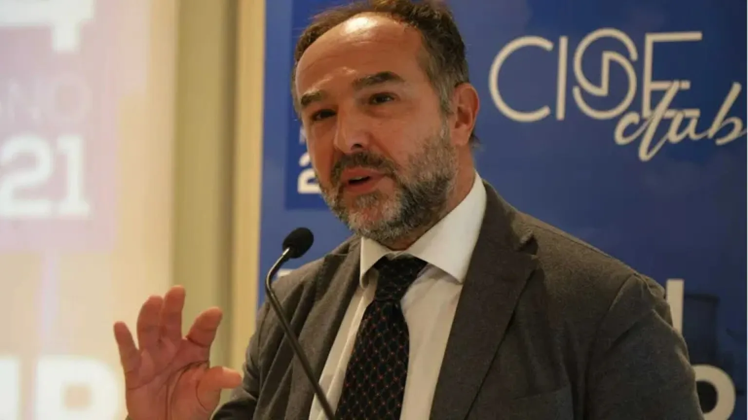 Il lavoro povero tra salario insufficiente, produttività e formazione