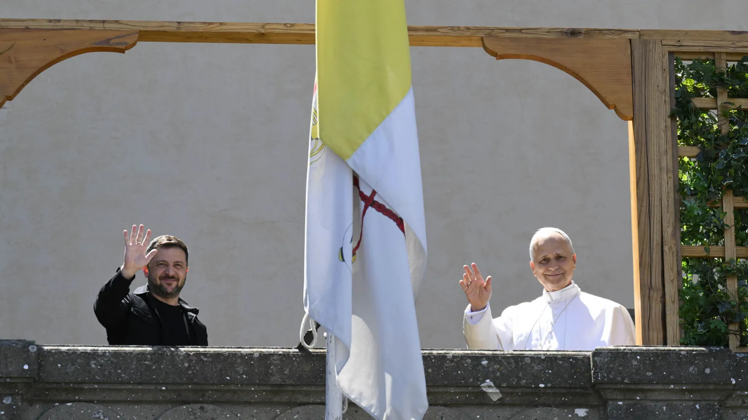 La telefonata fra il Papa e Zelensky. Leone XIV “mediatore” fra Putin e il leader ucraino