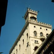Anche San Marino vuole una legge sul suicidio assistito. Ma per non “aprire”