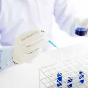 La macchina velocizza i nuovi farmaci.
Ma alla guida restano i ricercatori