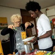 Momò e i 150 minori stranieri in affido: «In Italia abbiamo trovato famiglia e lavoro»