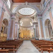 Acqua, ristoro, accoglienza: contro il caldo Napoli ha deciso di aprire le chiese ai più fragili