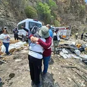 I "familiari-cercatori" nei dirupi del Messico per i figli desaparecidos