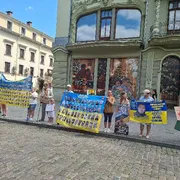 «La verità su mio marito in guerra». Anna e le donne di Odessa che non smettono di aspettare