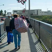 Lavoro negli Usa, casa in Messico: in America due città di frontiera spiegano il paradosso migranti