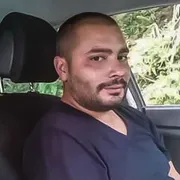 Antonio, padre di 4 figli, arrotondava come buttafuori
ed è stato picchiato a morte fuori dalla discoteca