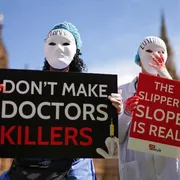 La lezione del «no» inglese al suicidio medicalmente assistito