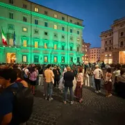 Le istituzioni si illuminano di verde. E la “comunità Sla” non è più sola