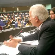Carlo Casini al Parlamento europeo durante una delle "sue" iniziative per i giovani