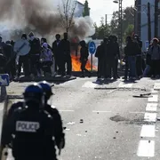 Rivendicazioni e violenza: la rabbia dei giovani francesi può portare a un "autunno caldo"