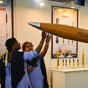 Visitatori indiani al Defence and Technology Expo 2023