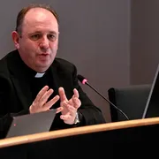La Caritas: «Manovra troppo frammentaria». E il Governo punta ancora forte sull’azzardo