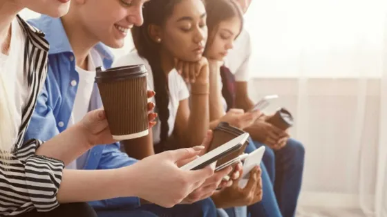 Sotto i 15 anni niente social: cosa dice la nuova legge francese (prima in Europa)