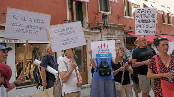 In Veneto il suicidio assistito è legge. Il patriarca di Venezia: così si rischia una deriva