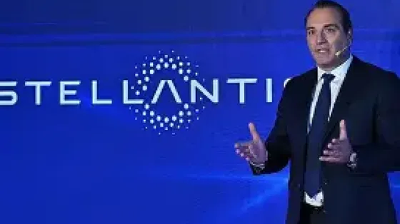 Stellantis, Filosa chiama l’Europa: «Regole nuove sull'auto, ma in fretta»