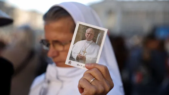 Il Papa di «buon umore» al “Gemelli”. Al via la fisioterapia respiratoria dopo il tumore rimosso al polmone