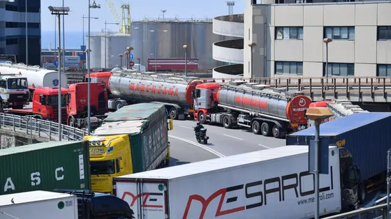 L'emergenza carburanti ha scatenato la protesta degli autotrasportatori: cosa sta succedendo