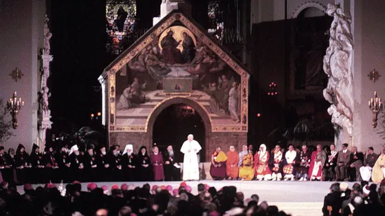 Assisi, 40 anni dopo: «Il coraggio dello stare insieme ci ispiri in questa età della forza»