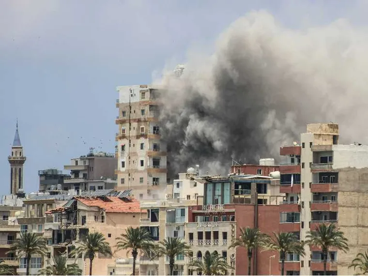Libano, raid e minacce Israele sul quartiere cristiano. Appello dei vescovi: «Non ce ne andremo da qui»