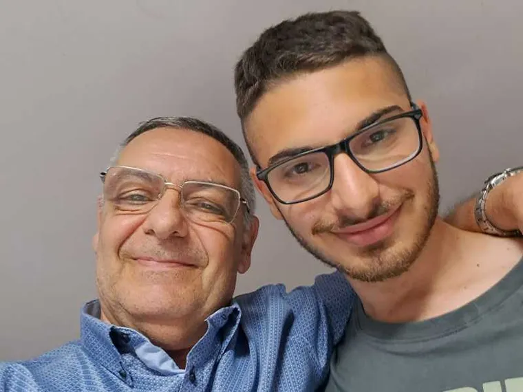 Ermanno e Giovanni, padre e figlio insieme alla Maturità: una storia d'amore e d'impegno