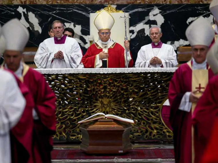 L'eredità spirituale, l'omaggio dei vescovi, le parole del Papa: l'addio a Ruini