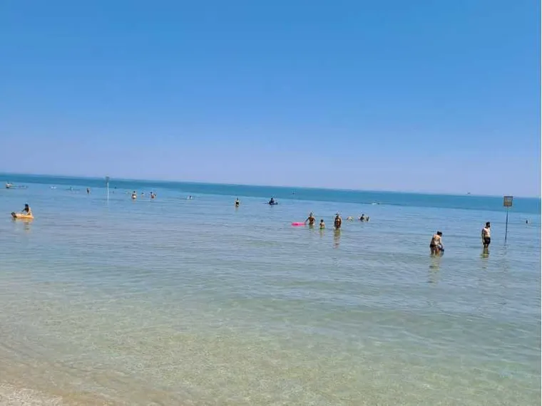 Bacoli, il sindaco-coraggio e la “spiaggia dei pezzenti”