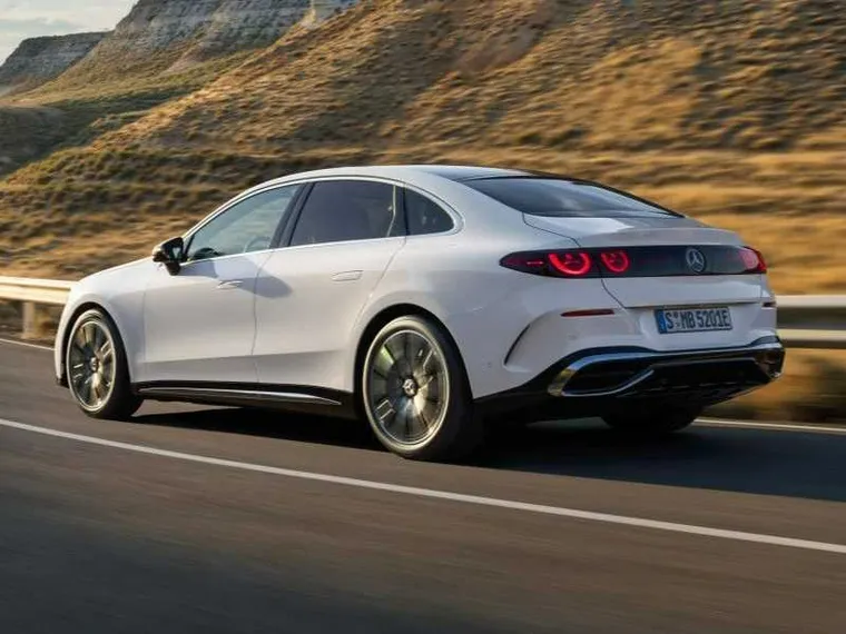 Mercedes Classe C elettrica: il lusso su strada ha 762 km di autonomia