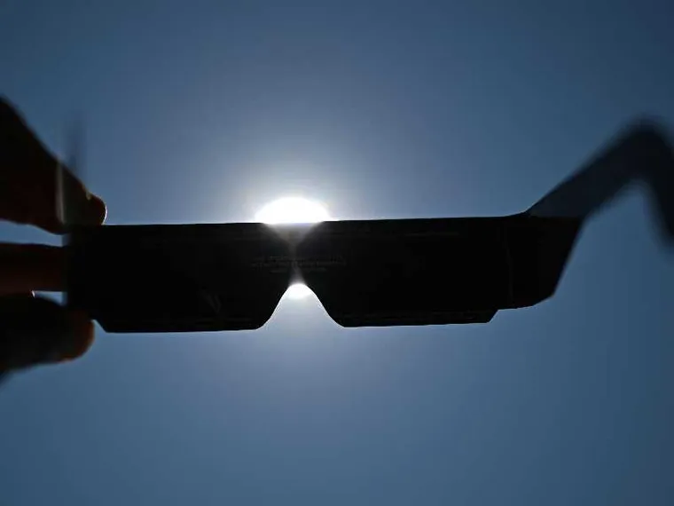 Quando vederla, come e dove: tutto quello che c'è da sapere sull'eclissi di sole