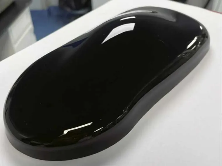 L’auto diventa un buco nero: ecco la vernice che intrappola la luce